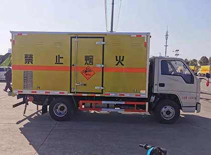 海口爆破器材运输车技术升级与安全合规新趋势